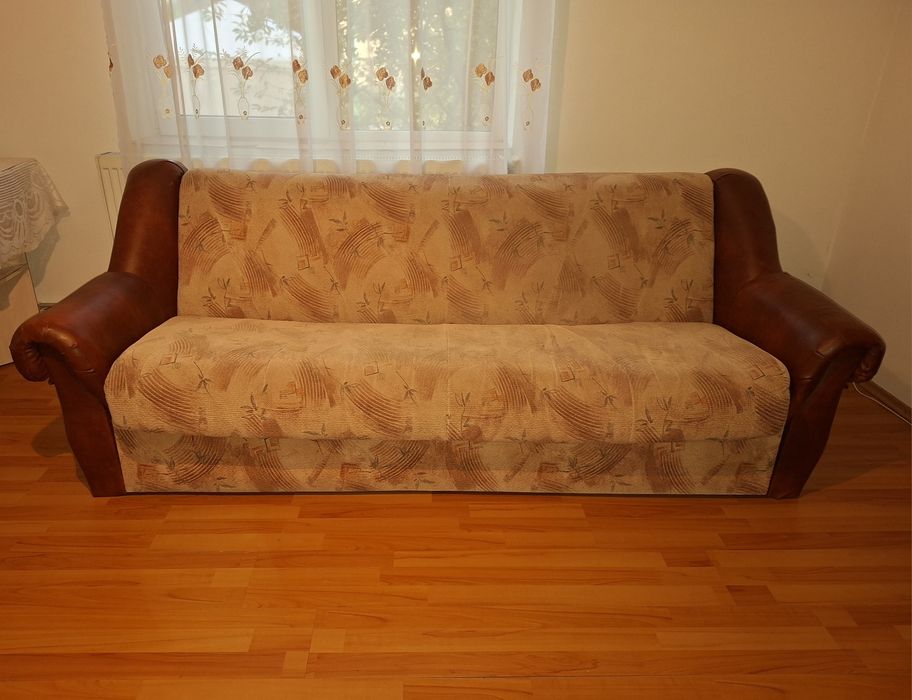 Canapea extensibilă.