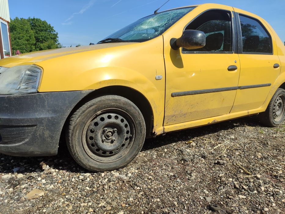 Дачия Логан 1 .6 на части