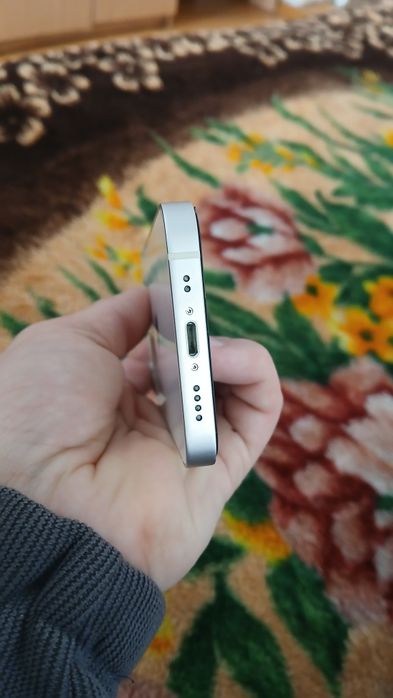 Продам Iphone 12 mini