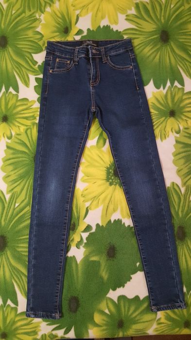 Джинсы и джинсовая курточка на девочку