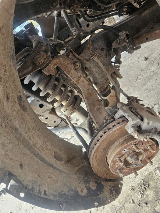 Fuzeta dreapta stânga fata Ford Ranger III 2.2 TDCi 2011 - 2015 Manual