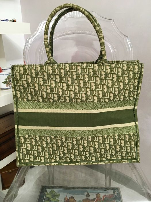 Christian Dior Large Oblique Book Tote in Green чанта