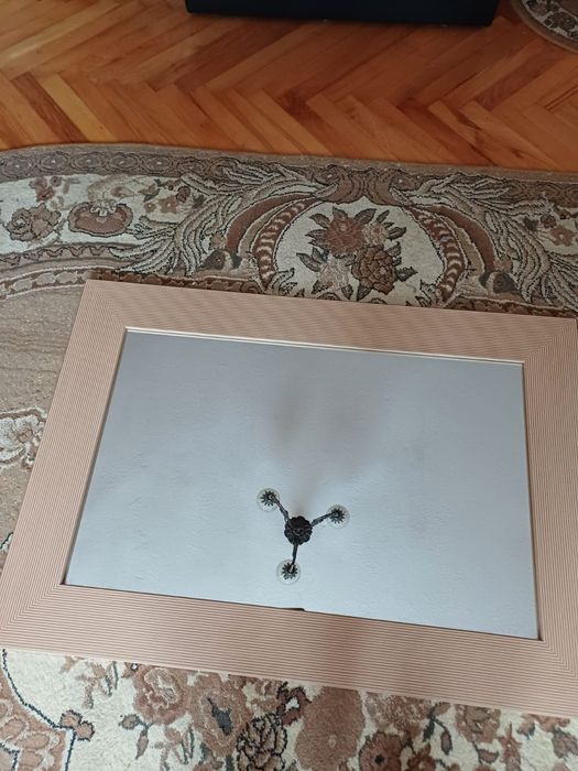 Oglinda cu rama de MDF