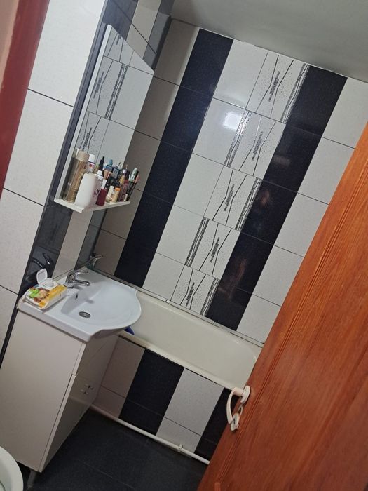 Vând apartament lângă Lisimed