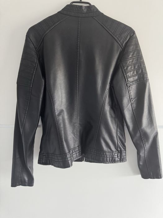 Дамско кожено яке вталено