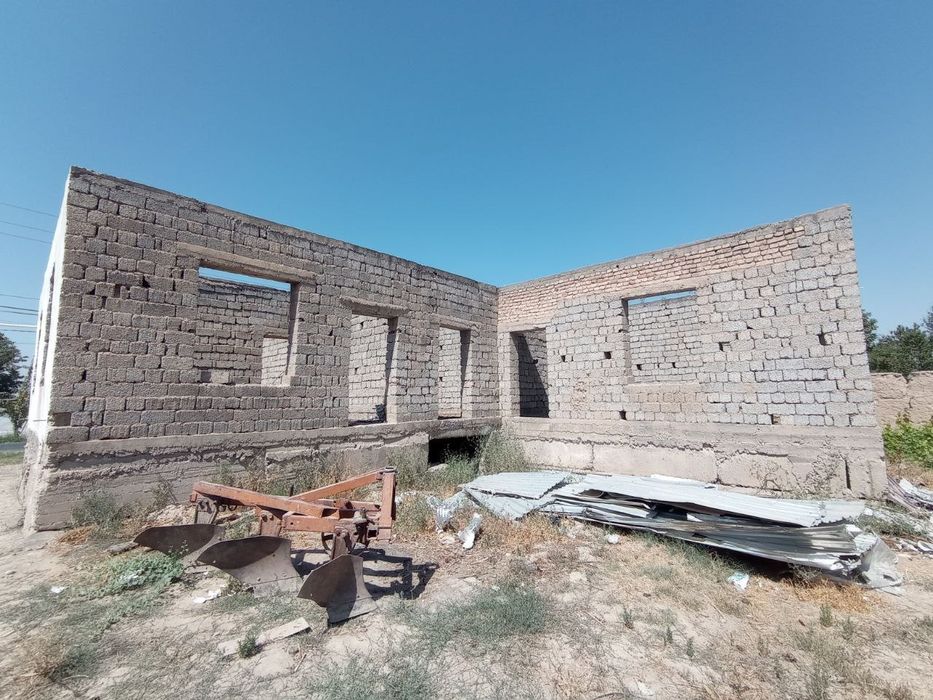 "Chinoz"da UY SOTILADI 25 sotix