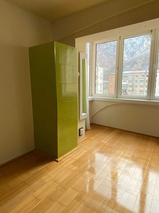 Proprietar, vand apartament cu 2 camere in Baile Herculane