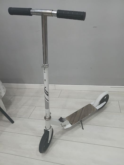 Продам самокат 8 тыс