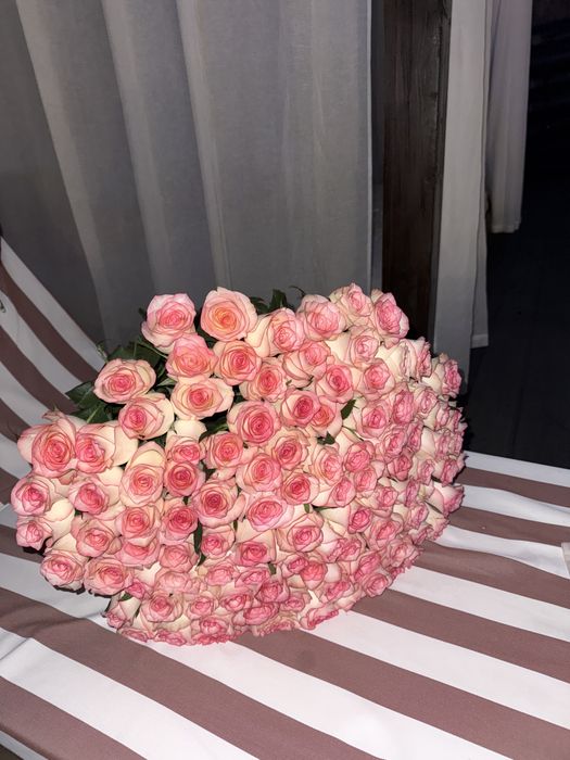 Продам 101 розу новые