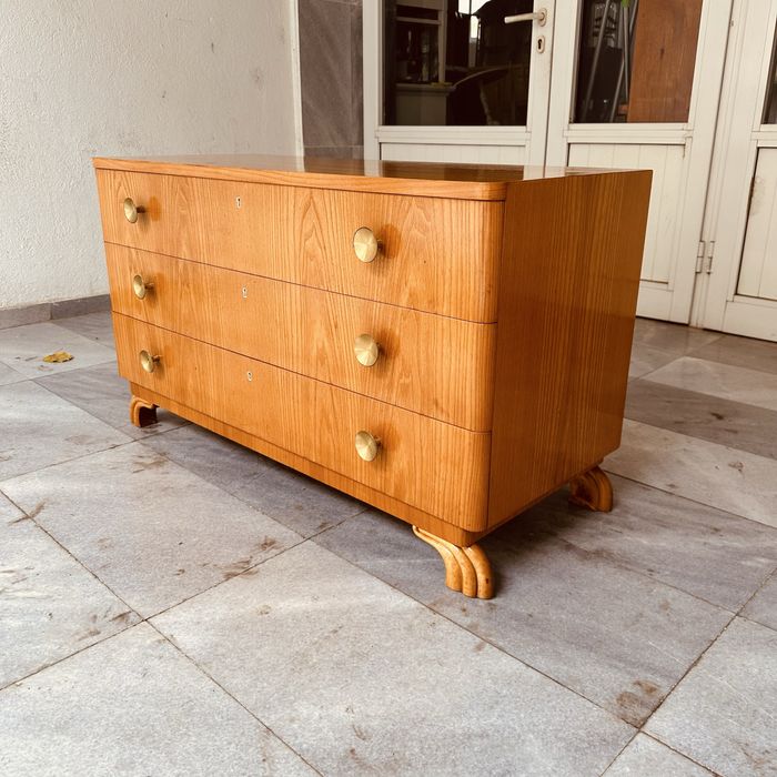 Винтидж скандинавски скрин – 50-те години, масив и месинг