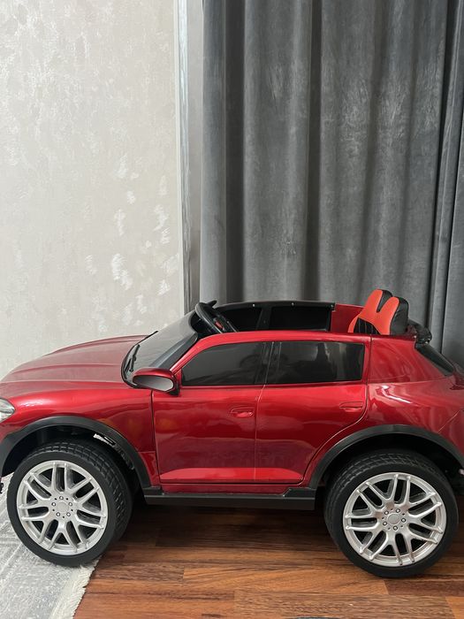 Машинка на пульте управления