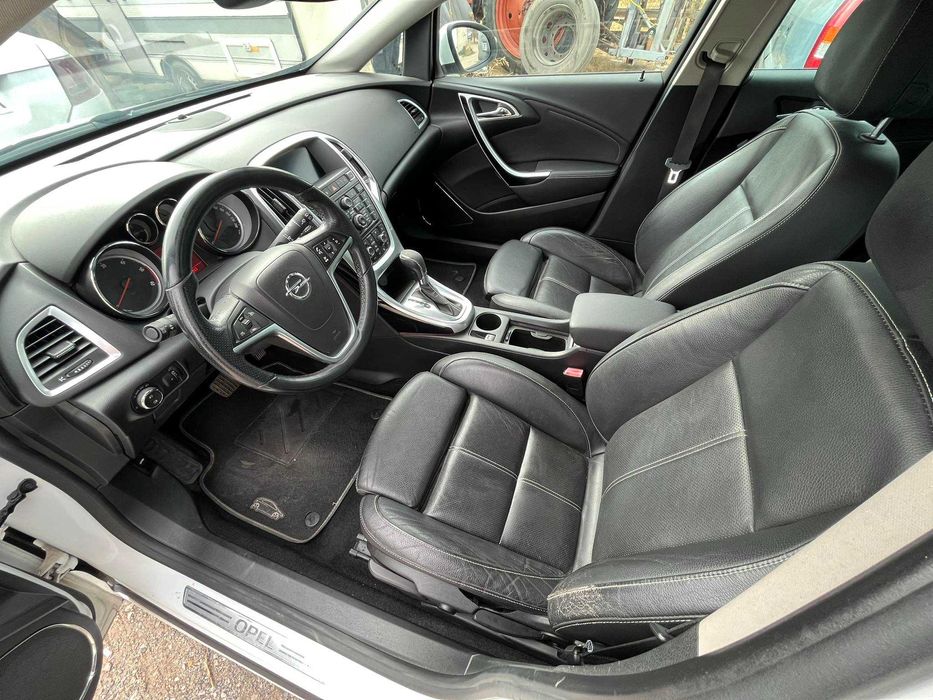 Opel Astra 2.0 CDTI / AUTOMATIC
