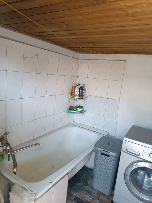 Toshkent viloyati Yangiyol shaxri Bahor mahallasida hovli uy sotiladi.