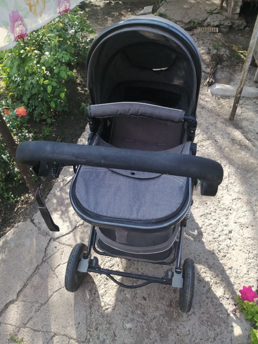 Продам детскую коляску