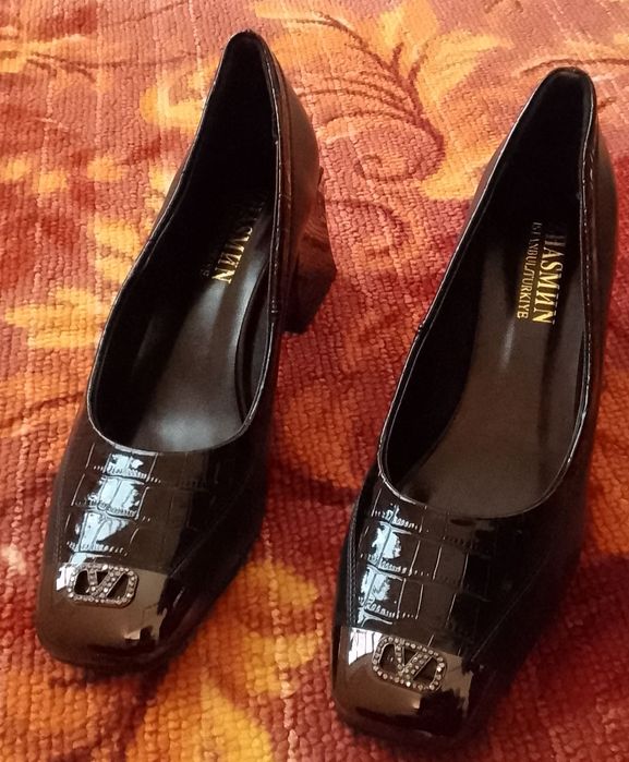 Ayollar Tuflisi sotiladi