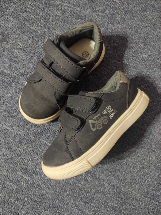 Лот обувки 23 и 24 номер за момче, сандали НМ за момче, кецове Н&М