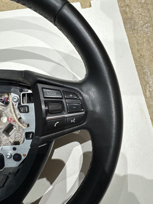 BMW F10 кожен волан БМВ Ф10