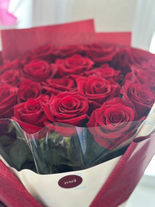 20 штук метровых роз