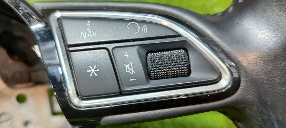 VOLAN PIELE CU COMENZI AUDI A3 8V 2012–2016 / COD OEM 8V0419091 / 8V0419091A (4C2)