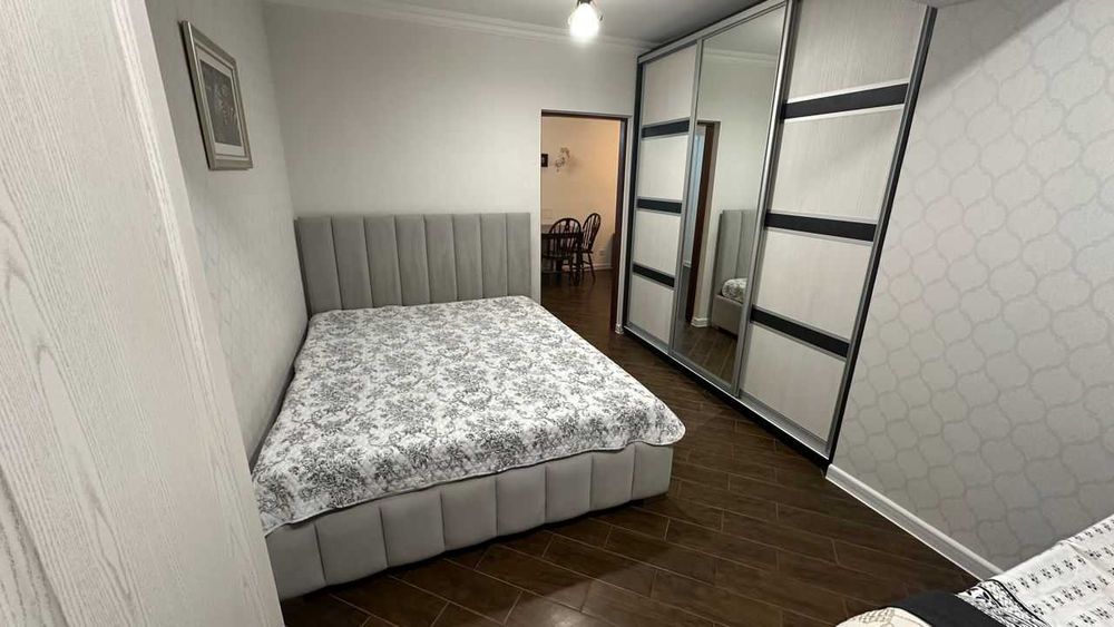 Дава се под наем Двустаен апартамент в София, Изгрев - 65 кв.м за 373.83 € - Снимка #1