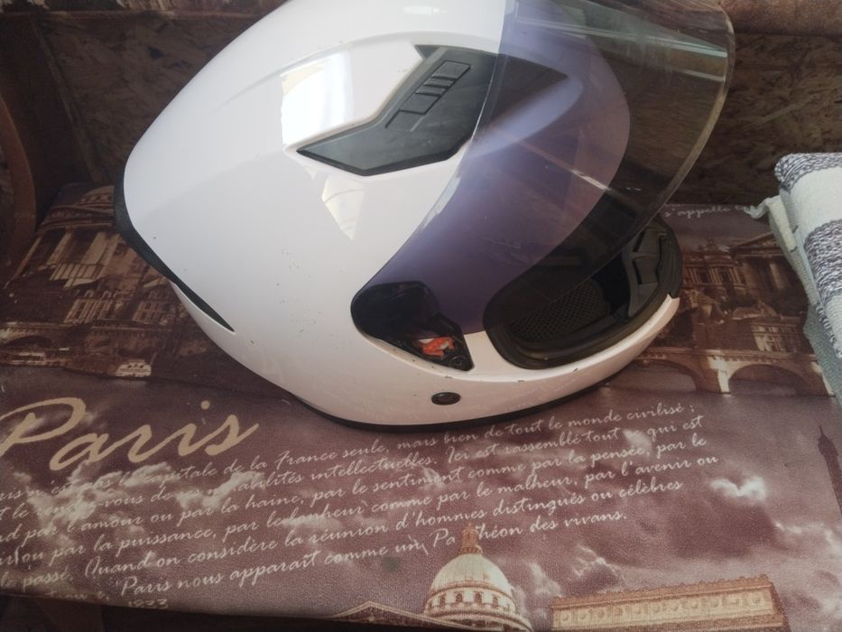 Продам мотошлем YEMA