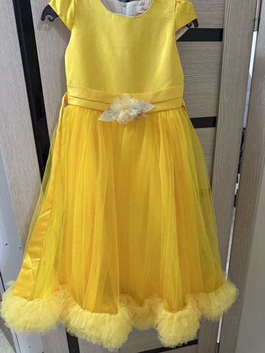 Нарядные платья для девочек