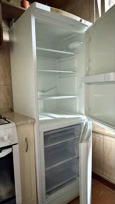 холодильник INDESIT