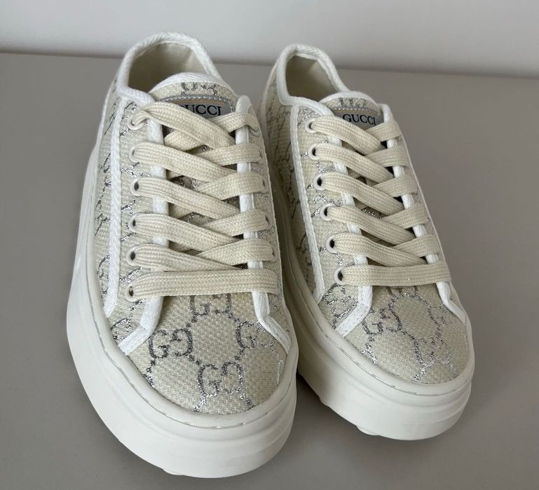 Последен 37  номер. Дамски кецове обувки маратонки Gucci.