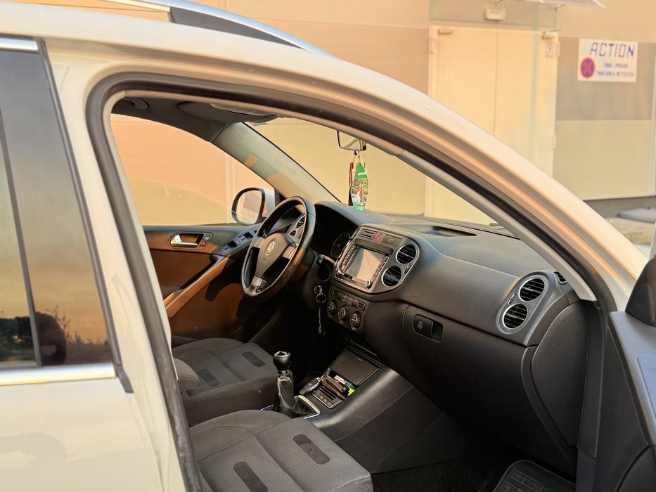 VW Tiguan 4x4 An de fabricatie 2009 Motorizare de 2.0 Diesel 140 cp 6+1 trepte inmatriculat fiscal pe loc