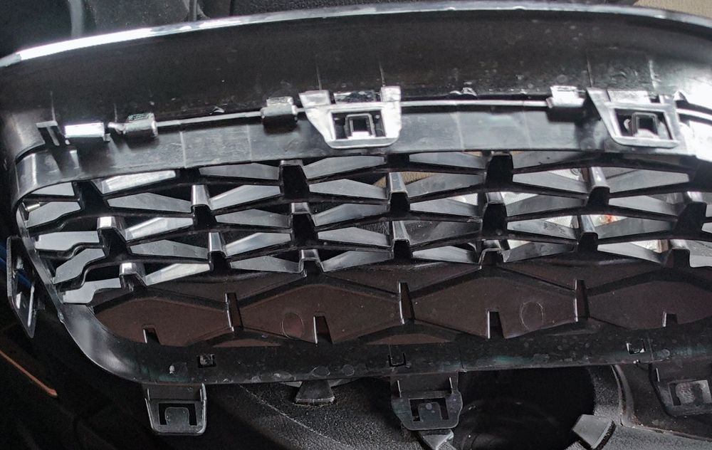 Решетка за BMW F30 2011+ леки забележки