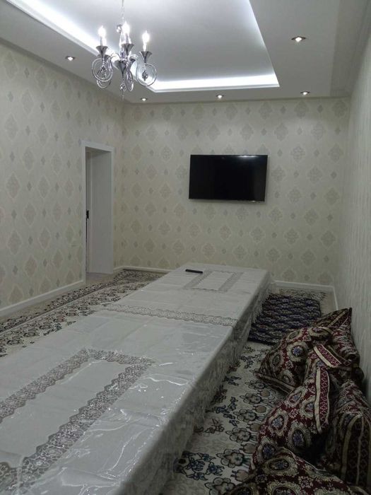 Янгиюль город Дехконобод махалля ул.Самаркандская 10 сот. 2 дома