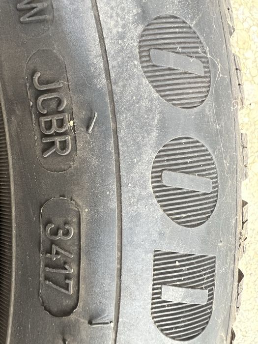 Vand 4 jante cu cauciucuri de iarna