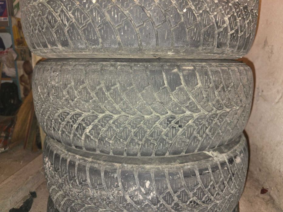 Зимни автомобилни гуми 165/65/14