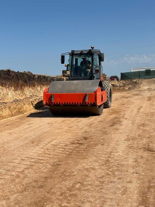 SERVICII demolari, sapaturi, terasamente si INCHIRIERE UTILAJE