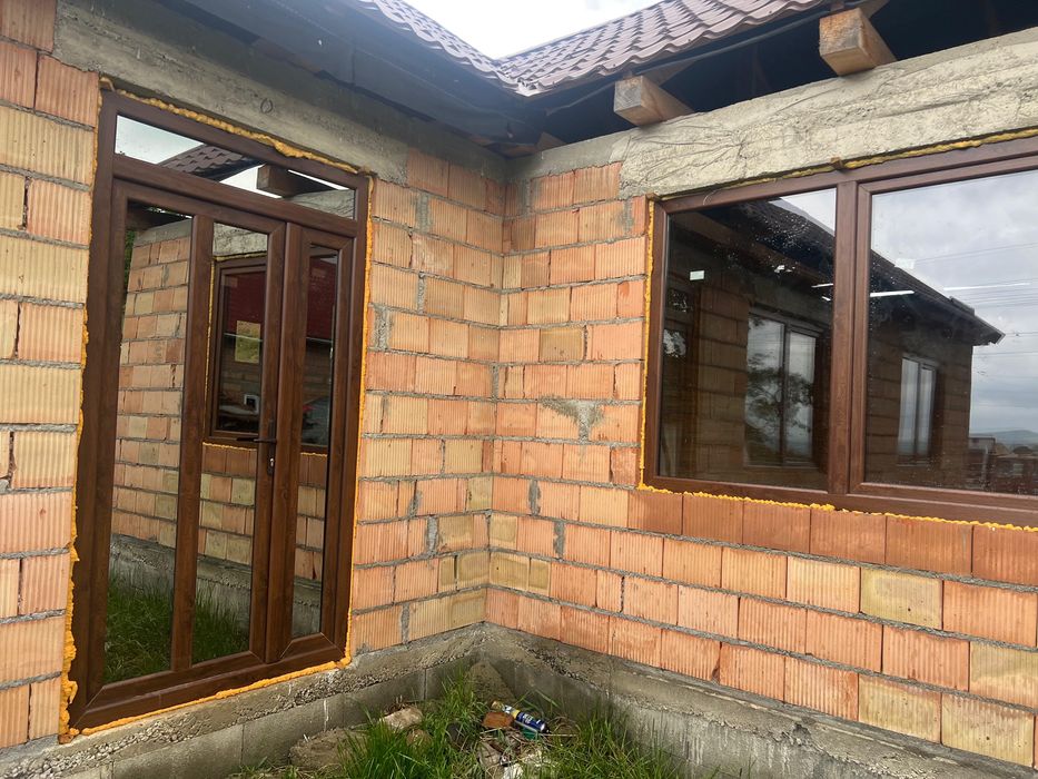 Vând geamuri și uși de termopan noi și second hand