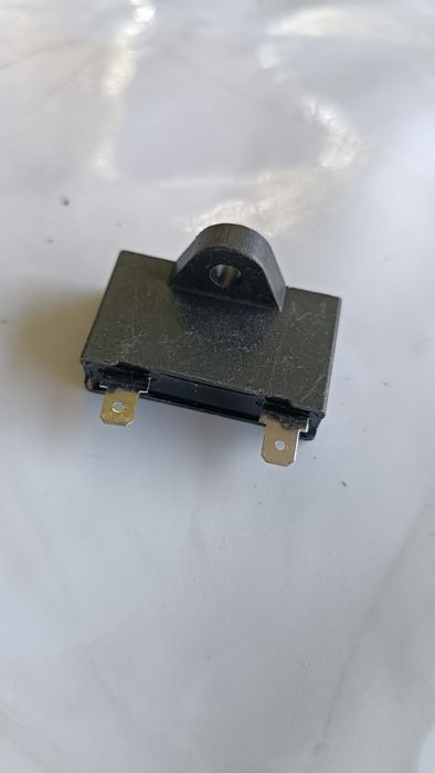 Конденсатор пусковой 1 uF-микроФарад -- 500,  V,