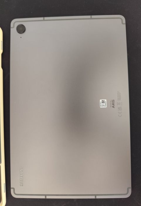 Samsung Galaxy Tab S9 FE 10.9" 6GB/128GB + S Pen + калъф