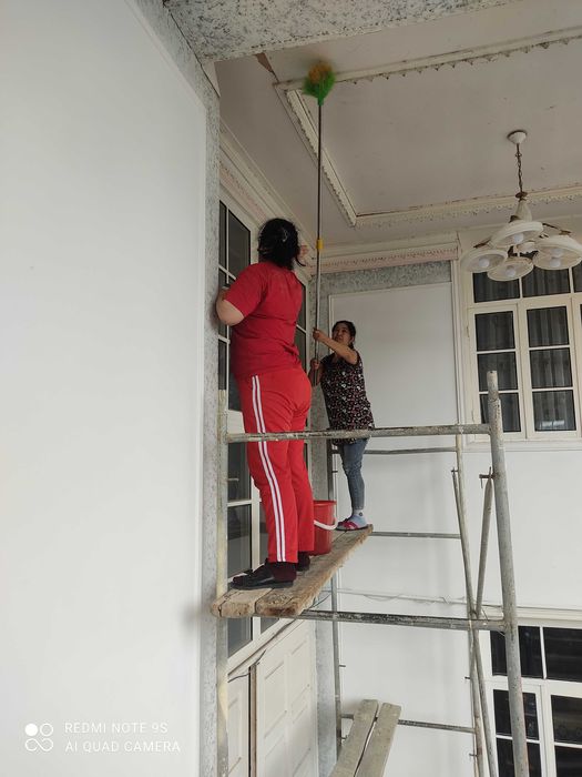 Мойка фасадов и брусчатки. Химчистка мебели и ковров. Уборка домов