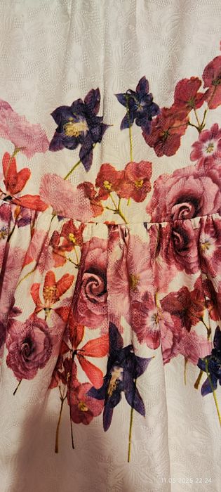 Пролетна бяла рокля 9-10г.