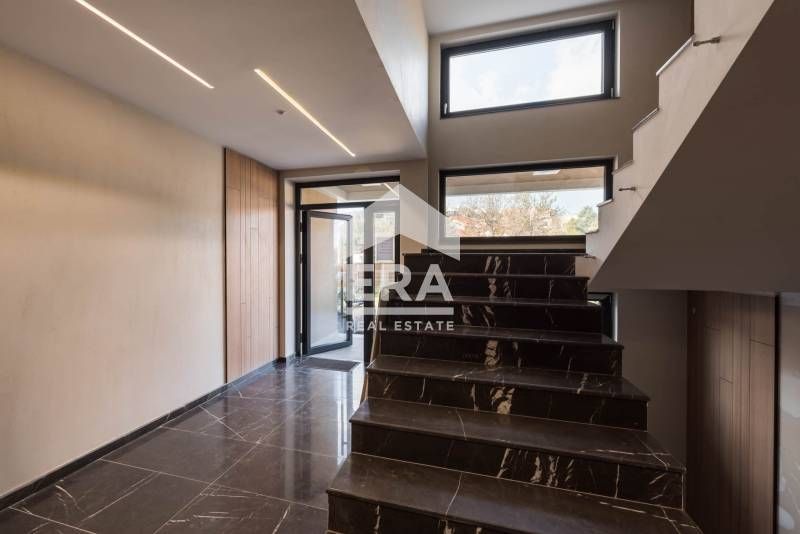 Продава се Двустаен апартамент в Варна, Бриз - 63 кв.м за 1174 €/кв.м - Снимка #10