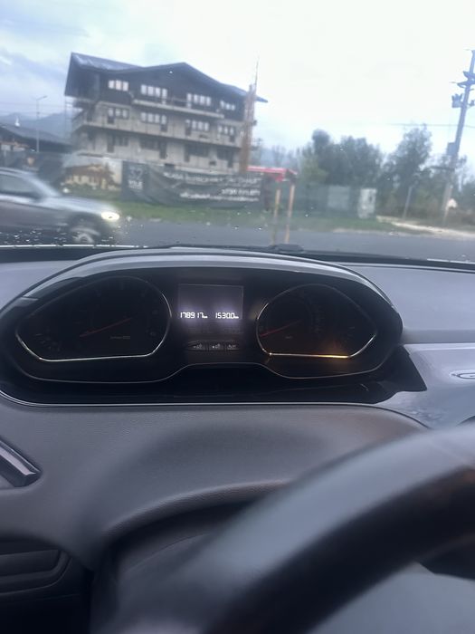 Peugeot 208 1.4 diesel 2012 in 3 usi cutie automata (robotizata)