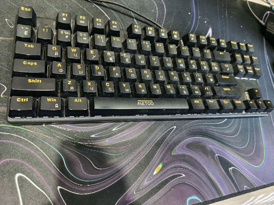 Продам игровую клавиатуру в идеальном состоянии