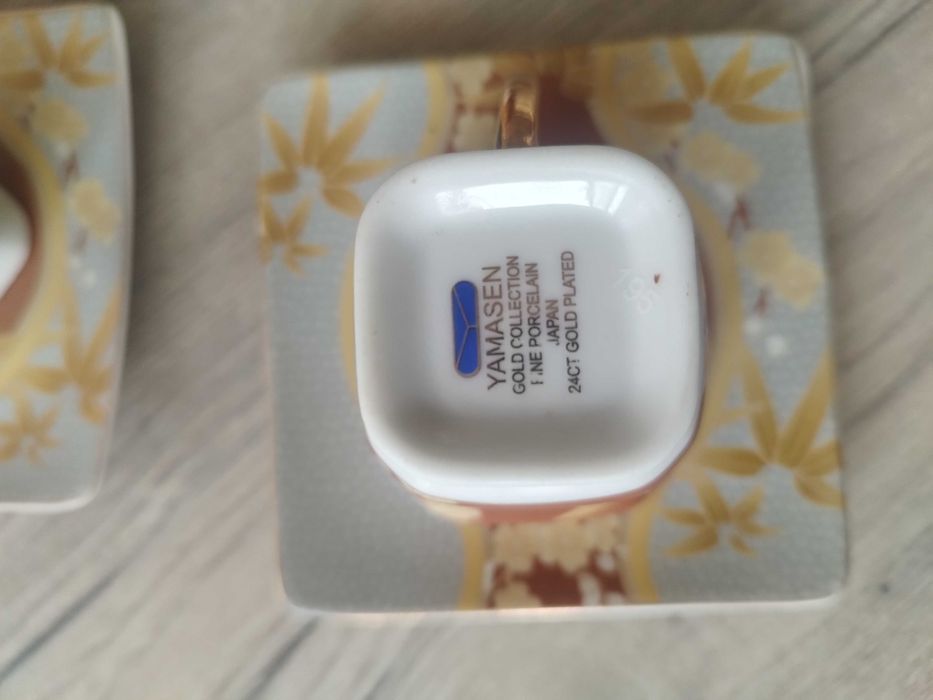 Кофейные пары с золотым напылением.