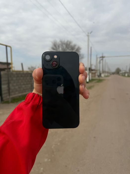 Продаю Айфон 13.