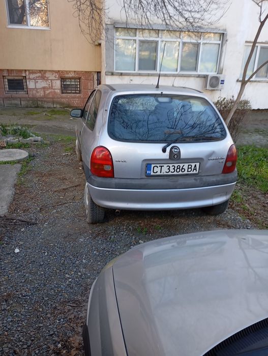 Продавам Опел Корса