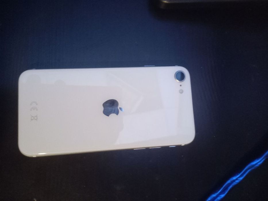 Продам айфон се.