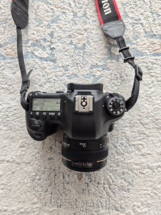 Canon 6D, WiFi, GPS + Canon 50mm F1. 4+ card 64gb+cutie