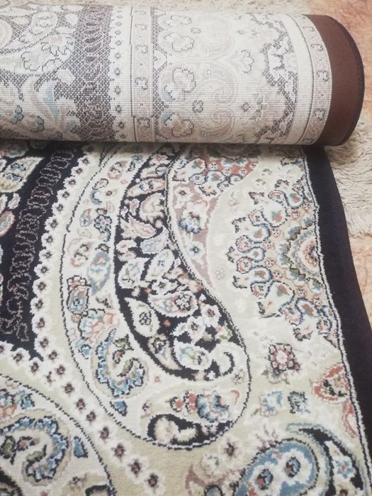 Продам ковёр 2х3 б/у район цемпоселок