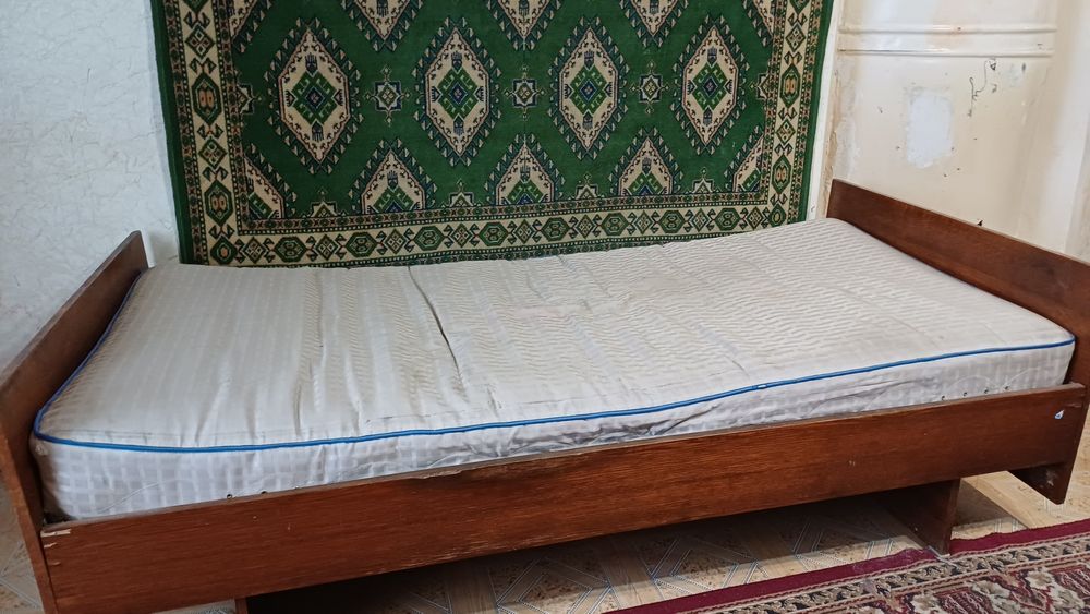 Кровать полуторка