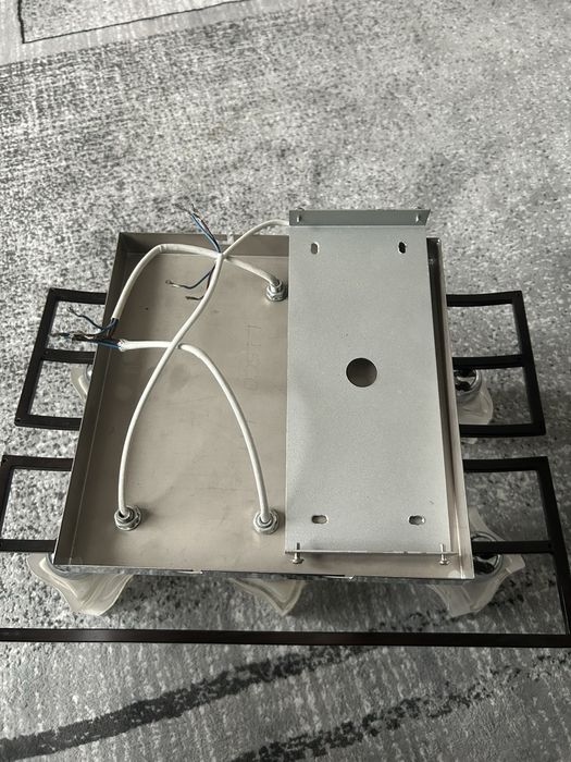 Продам люстра (светильник)